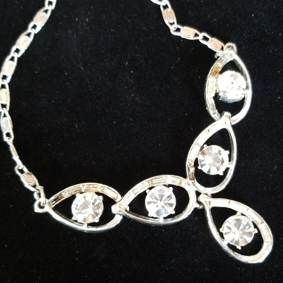 Vintage 1950s Rhinestone Necklace Silvertone - Picture 9 of 9
